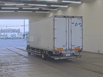 Isuzu FORWARD  с аукциона в Японии