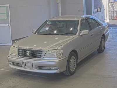 Toyota CROWN  с аукциона в Японии