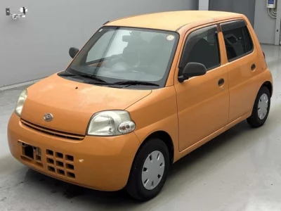 Daihatsu Esse