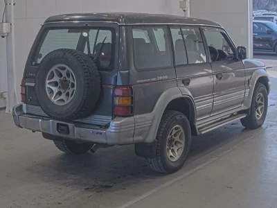 Mitsubishi PAJERO