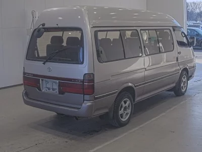 Toyota HIACE  с аукциона в Японии