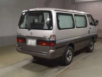 Toyota HIACE лот № 105 оценка 4  с аукциона в Японии 1