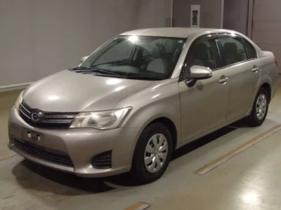 Toyota COROLLA AXIO  с аукциона в Японии