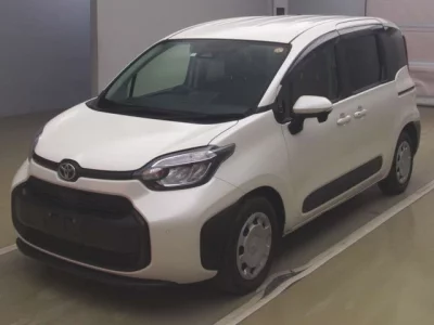 Toyota SIENTA  с аукциона в Японии