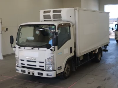 Isuzu ELF  с аукциона в Японии
