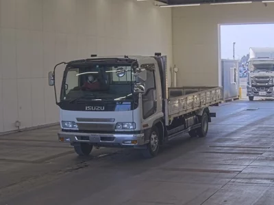 Isuzu FORWARD  с аукциона в Японии