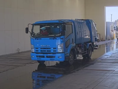 Isuzu FORWARD  с аукциона в Японии