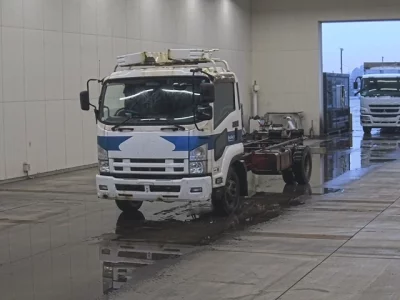 Isuzu FORWARD  с аукциона в Японии