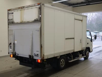 Isuzu ELF  с аукциона в Японии