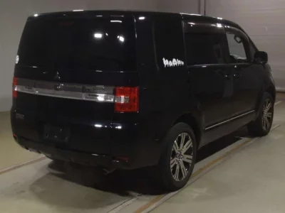 Mitsubishi DELICA D5