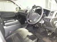 Toyota HIACE лот № 3003 оценка 3.5  с аукциона в Японии 2