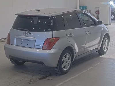 Toyota IST  с аукциона в Японии