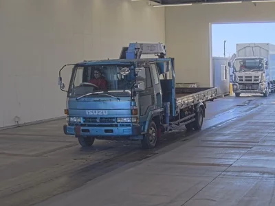 Isuzu FORWARD  с аукциона в Японии