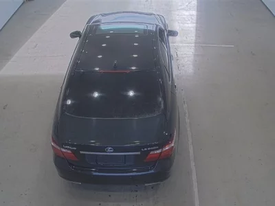 Lexus LS  с аукциона в Японии