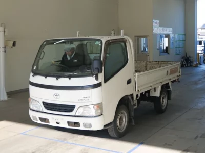 Toyota DYNA  с аукциона в Японии