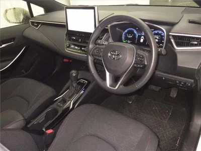 Toyota COROLLA SPORT  с аукциона в Японии