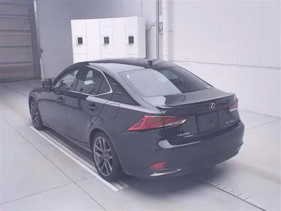 Lexus IS