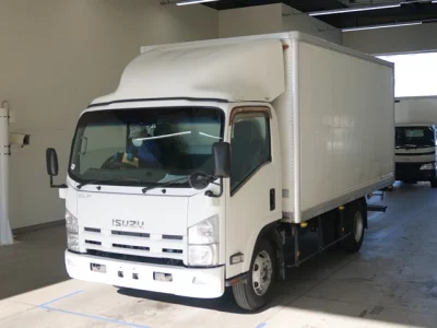 Isuzu ELF  с аукциона в Японии