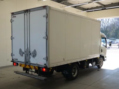 Isuzu ELF  с аукциона в Японии