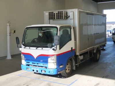 Isuzu ELF  с аукциона в Японии