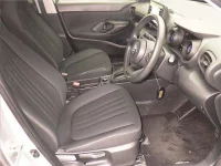 Toyota YARIS CROSS лот № 8367 оценка 4  с аукциона в Японии 4