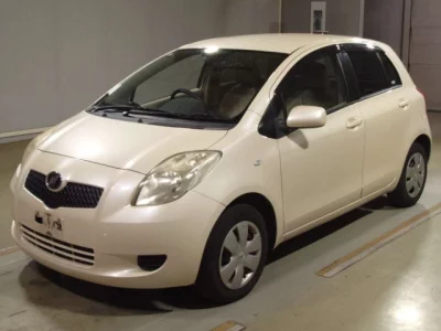 Toyota VITZ  с аукциона в Японии