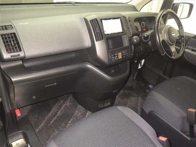 Nissan SERENA  с аукциона в Японии