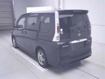 Nissan SERENA  с аукциона в Японии
