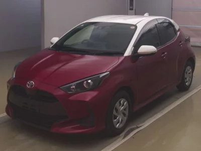 Toyota YARIS  с аукциона в Японии