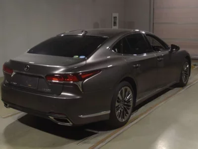 Lexus LS  с аукциона в Японии