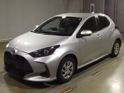 Toyota YARIS  с аукциона в Японии