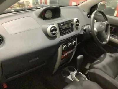 Toyota IST  с аукциона в Японии