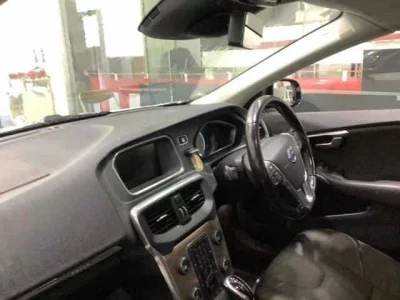 Volvo V40  с аукциона в Японии