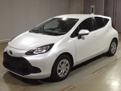 Toyota AQUA  с аукциона в Японии