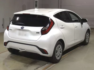 Toyota AQUA  с аукциона в Японии