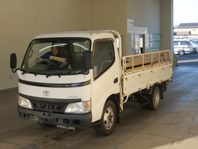 Toyota DYNA  с аукциона в Японии
