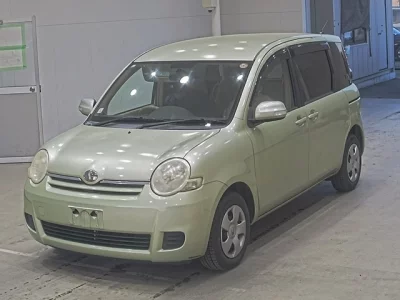 Toyota SIENTA  с аукциона в Японии