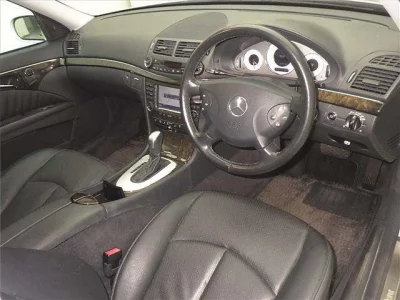 Mercedes-Benz E CLASS  с аукциона в Японии
