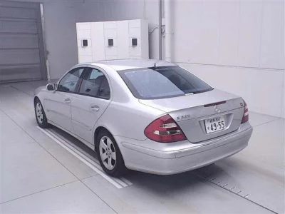 Mercedes-Benz E CLASS  с аукциона в Японии