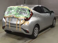 Toyota AQUA лот № 336 оценка R  с аукциона в Японии 1