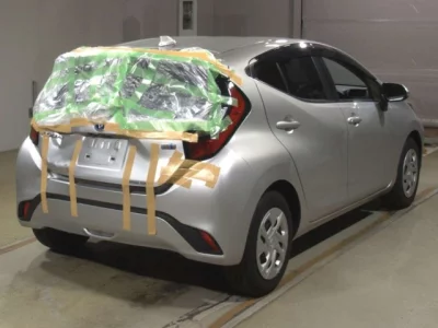 Toyota AQUA  с аукциона в Японии