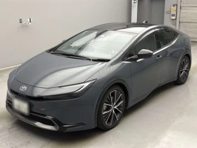 Toyota PRIUS  с аукциона в Японии