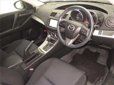 Mazda AXELA  с аукциона в Японии