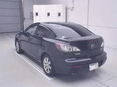 Mazda AXELA  с аукциона в Японии