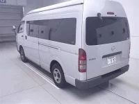 Toyota HIACE VAN лот № 8514 оценка 4  с аукциона в Японии 1