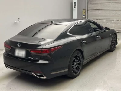 Lexus LS  с аукциона в Японии