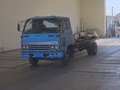 Isuzu FORWARD  с аукциона в Японии