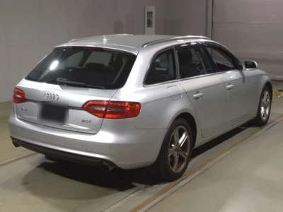 Audi A4  с аукциона в Японии