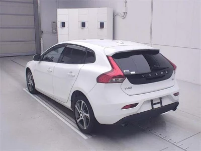 Volvo V40