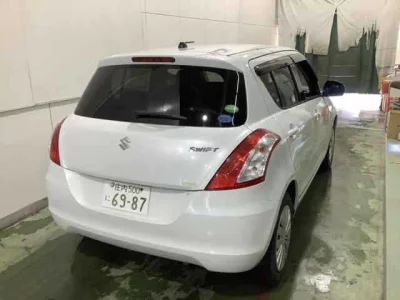 Suzuki SWIFT  с аукциона в Японии
